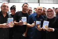 Menteri Koperasi dan UKM (MenKopUKM) Teten Masduki melaunching produksi susu ikan pertama di Indonesia yang merupakan hasil kemitraan antara Koperasi Nelayan Mina Bahari (Indramayu) dengan PT Berikan Teknologi Indonesia sebagai bagian dari perkuatan program hilirisasi produk berbasis komoditas unggulan daerah.(Dok. KemenKopUKM)